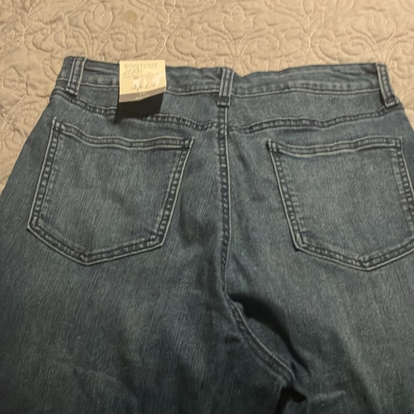 NWT size 10 boot leg jeans. Pockets in front and back. - Picture 5 of 7